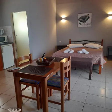 Stefanosplace Aparthotel Sea View Aparthotel 3*